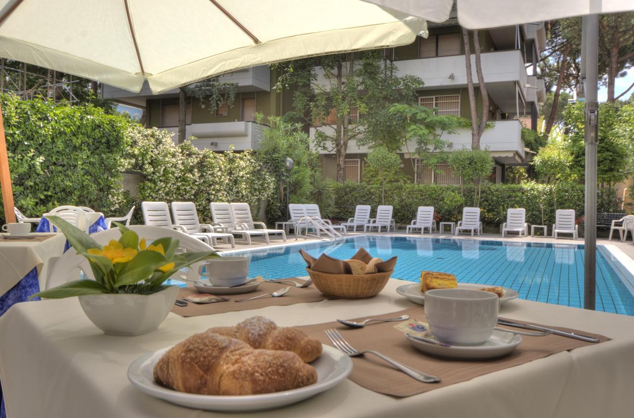Hotel Reggiana Riccione Eksteriør billede