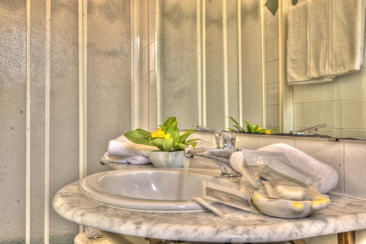 Hotel Reggiana Riccione Eksteriør billede
